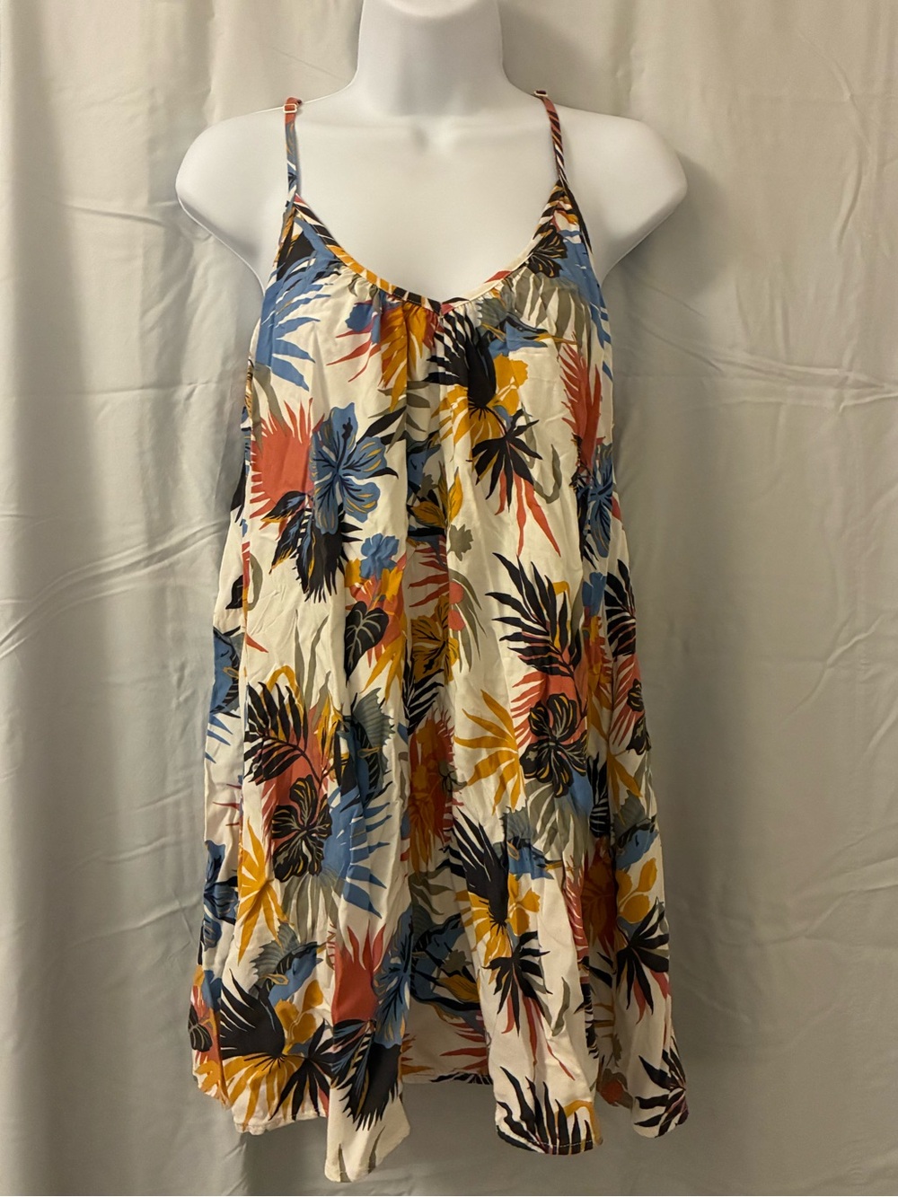 Salty Crew Tropical Floral Spaghetti Strap Mini dress with pockets!